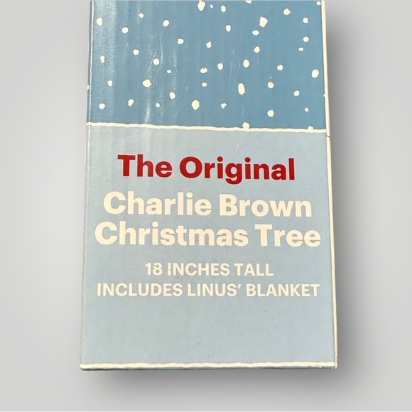Peanuts NIB 18” Charlie Brown Christmas Tree with Linus’ Blanket - Picture 7 of 7